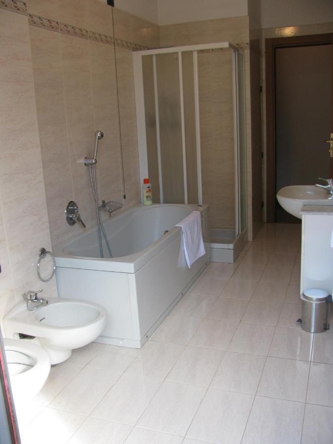 Hotel Mirabell Trezzo sullʼAdda Habitación foto